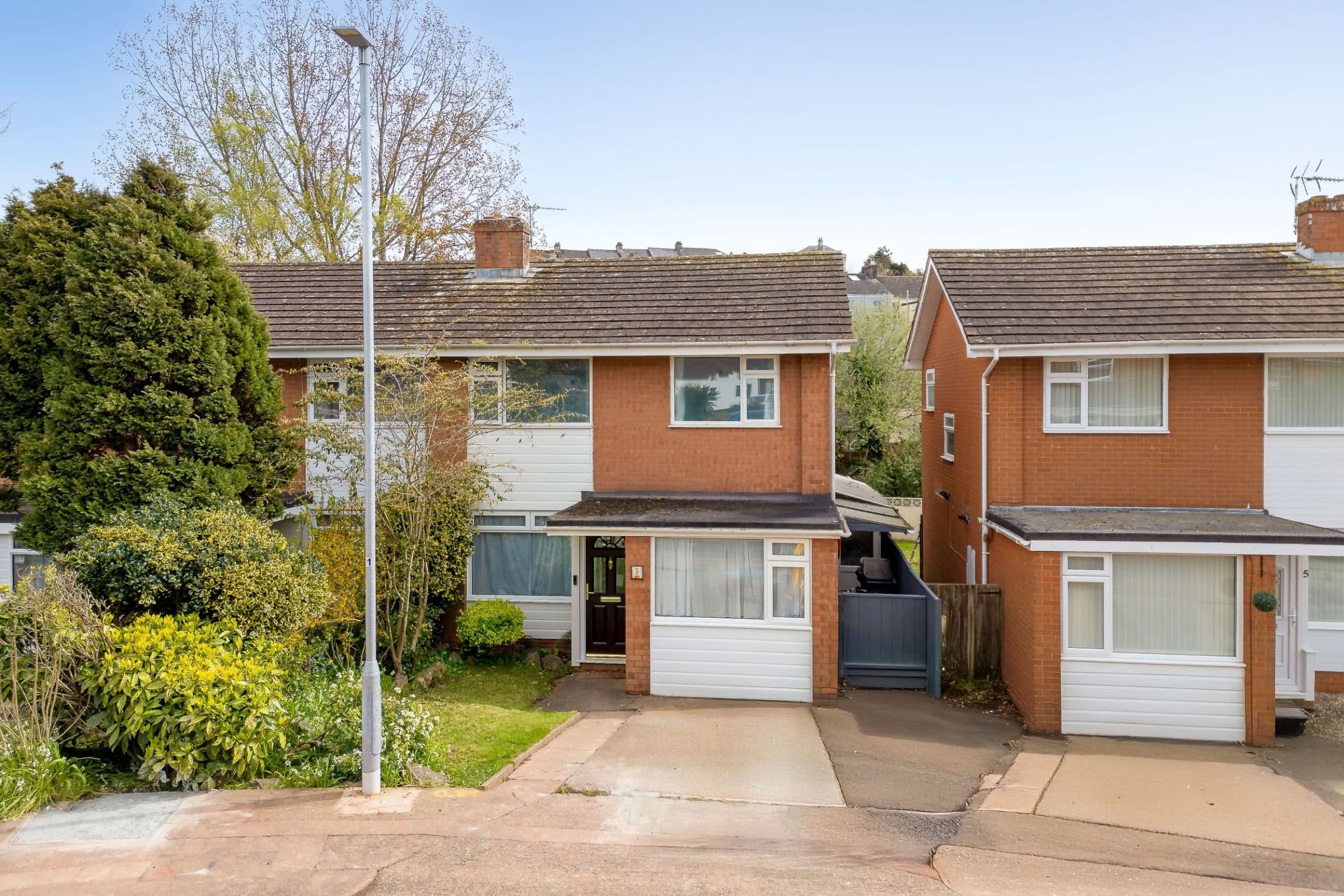 4 Bedroom Semi-Detached House for Sale