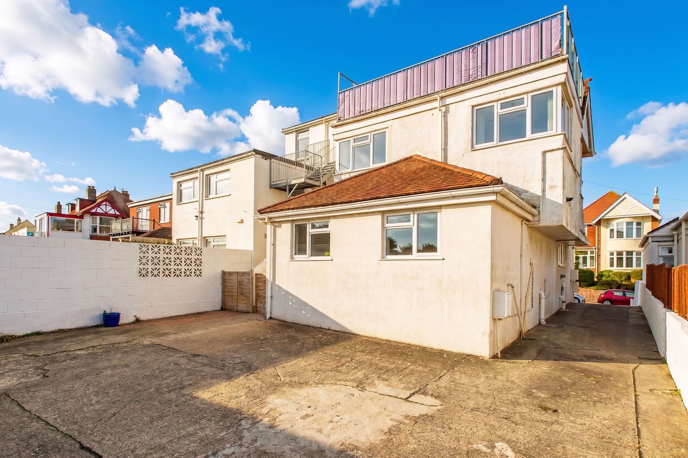 1 Bedroom Ground Floor Flat for Sale
