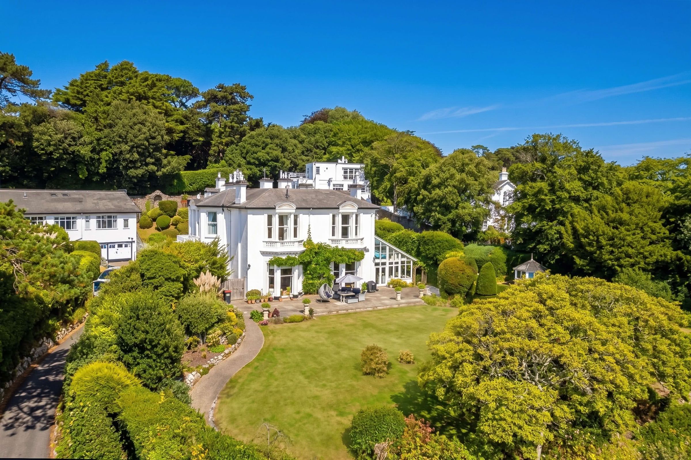4 Bedroom Apartment for Sale