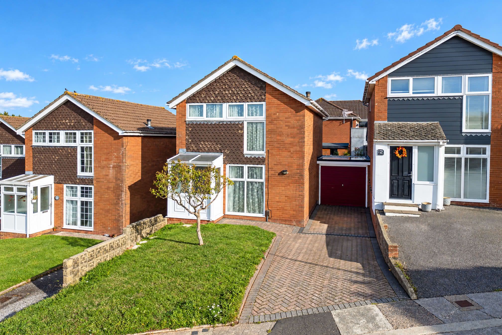 3 Bedroom Link Detached House for Sale