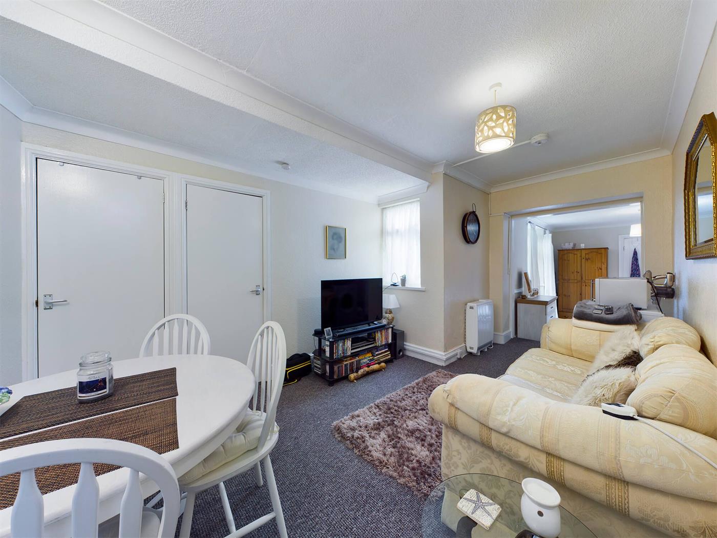 1 Bedroom Flat to Rent (Let): Cleveland Road, Torquay, TQ2 5BD