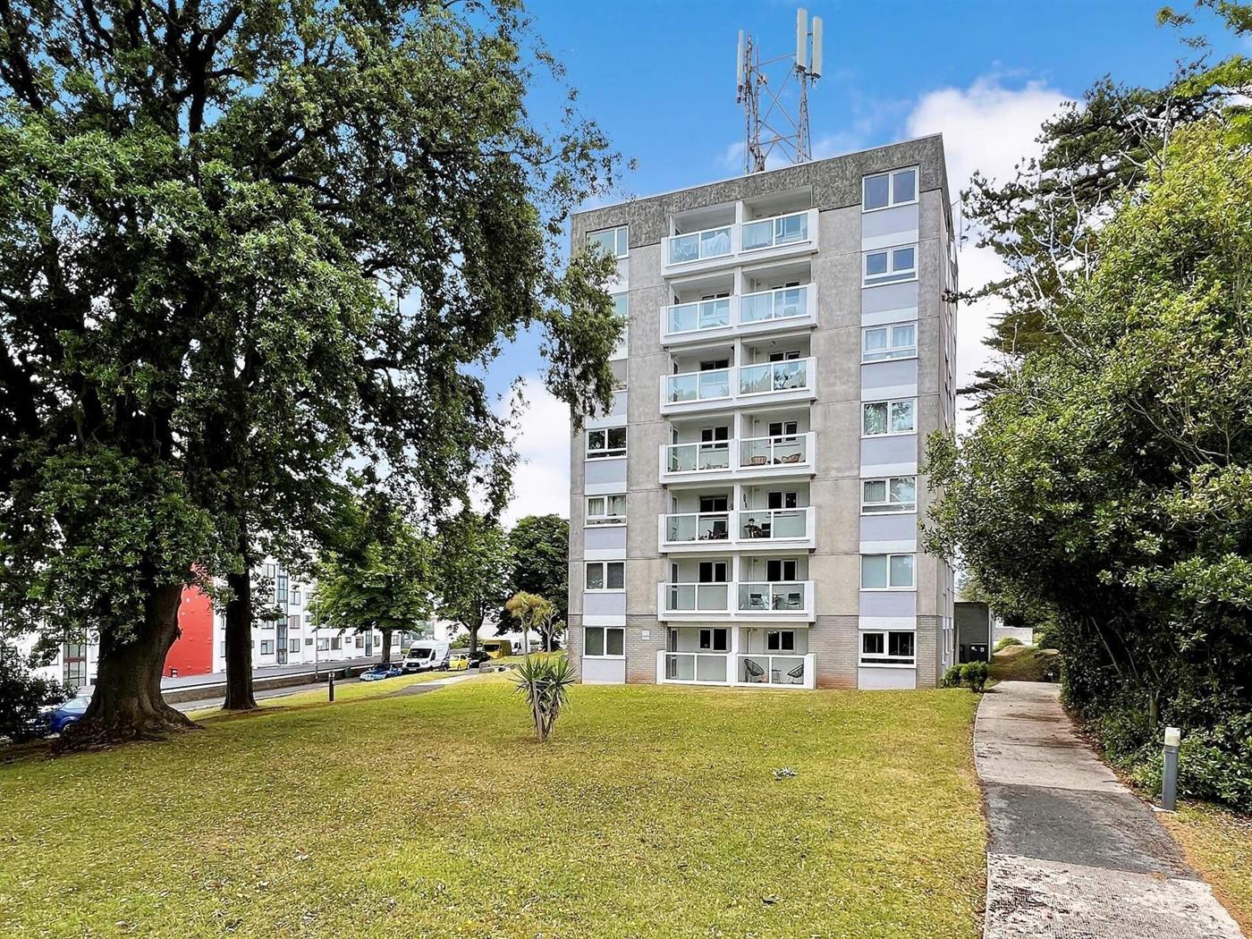 2 Bedroom Apartment to Rent (Let): Waldon Point, St. Lukes Road South, Torquay, TQ2 5YE