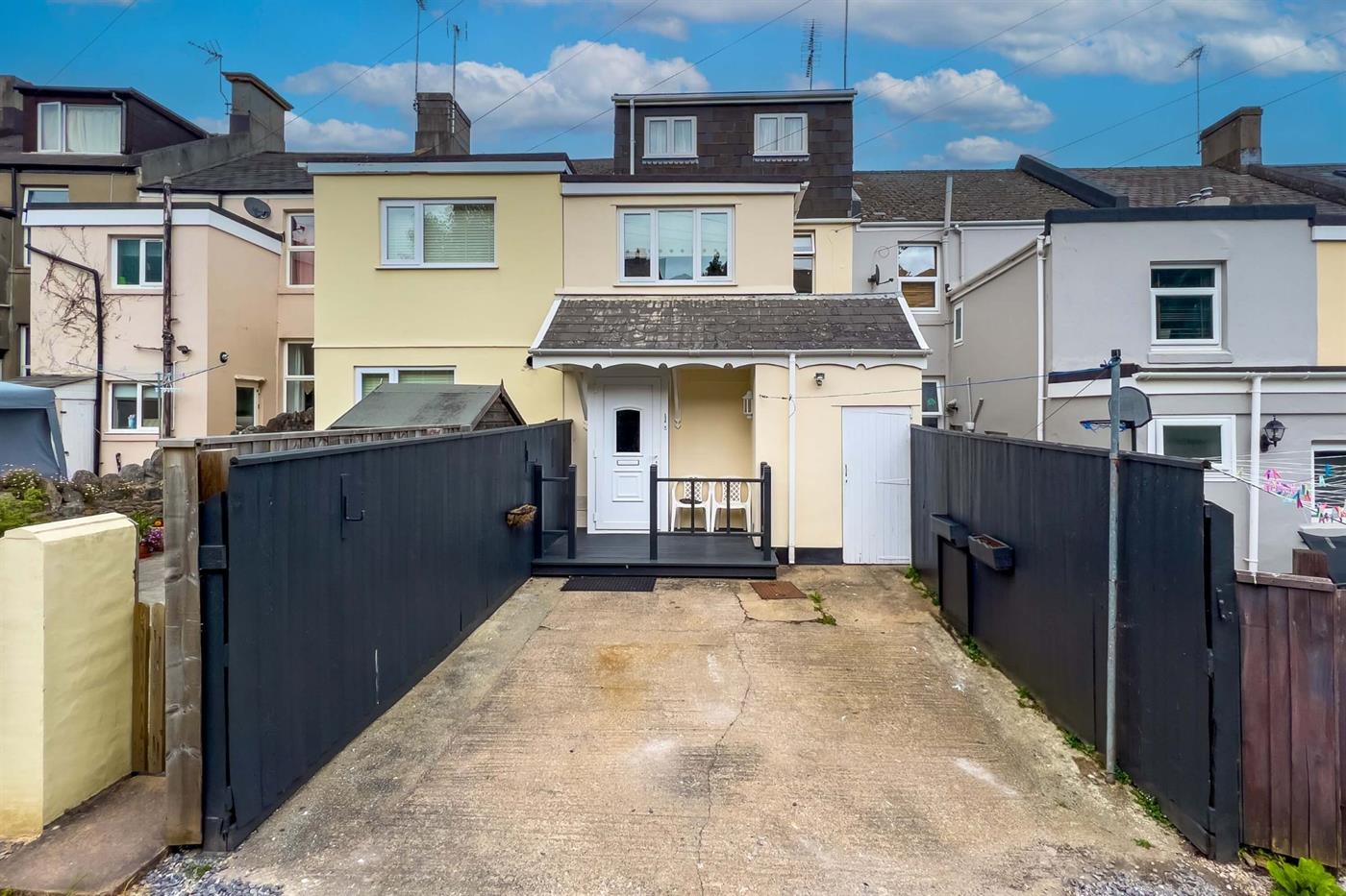 3 Bedroom Apartment to Rent (Let): Babbacombe Road, Torquay, TQ1 3SX