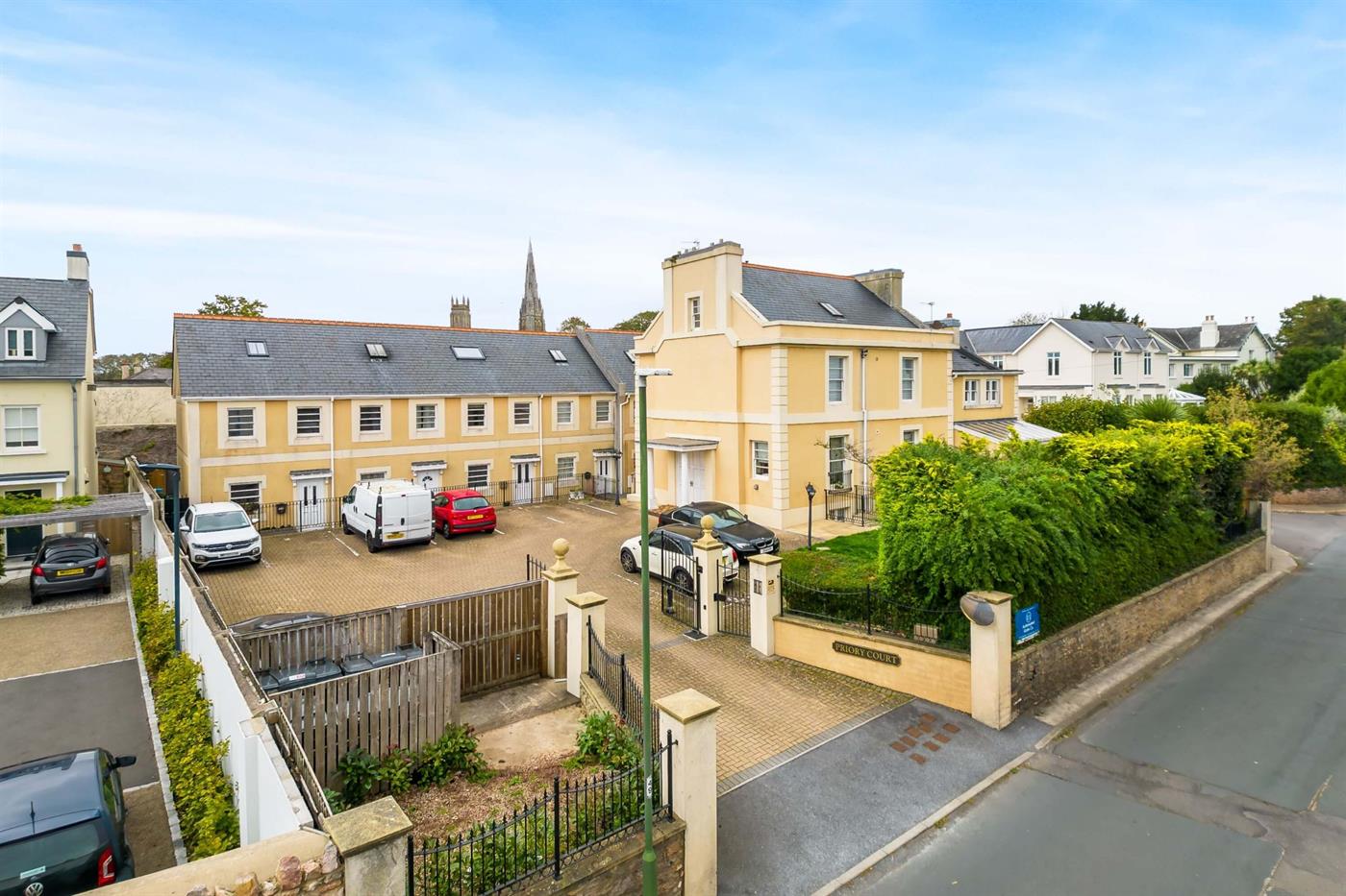 1 Bedroom Apartment for Sale: Priory Court,  St. Marychurch Road, Torquay, TQ1 3JT