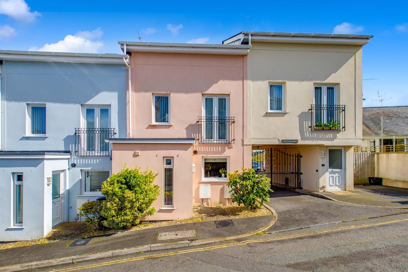 3 Bedroom Town House for Sale: Lily Vale Mews, Havelock Road, St Marychurch, Torquay, TQ1 4LZ