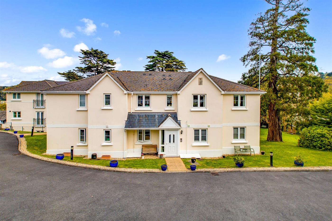 2 Bedroom Apartment for Sale: Meadfoot Grange, Meadfoot Road, Torquay, TQ1 2LR